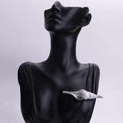 Набор из 1 креативной белой раковины с стразами, предназначенной как для мужчин, так и для женщин. Универсальный эмалевый значок.