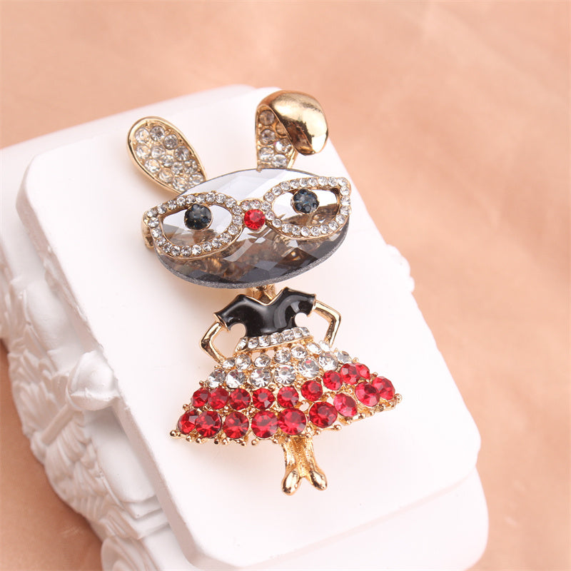 Women’s Rhinestone Bunny Brooch Pin with Glasses Elegant Jewelry Accessory