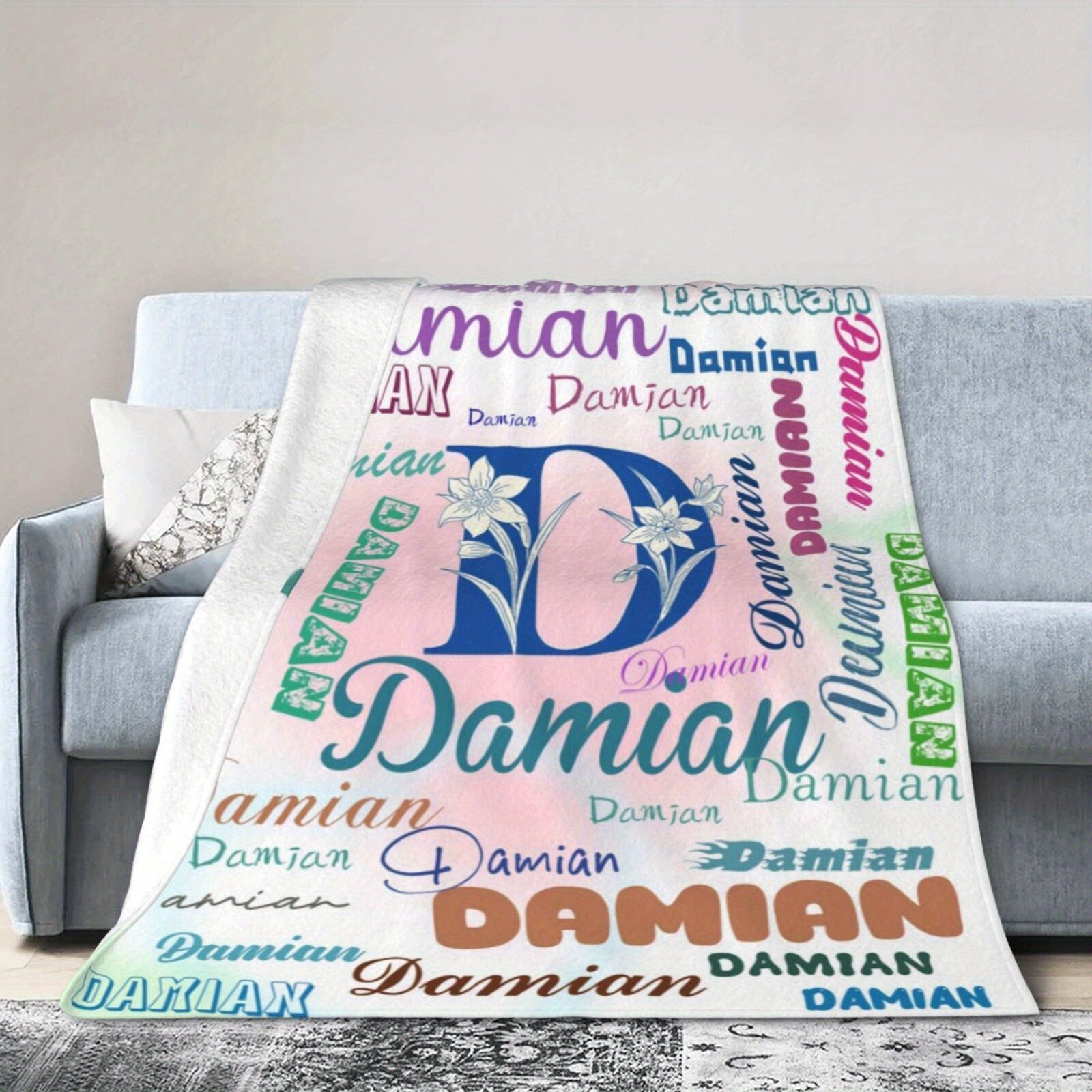 Personalized D Letter Flannel Fleece Throw Blanket Cozy Knitted Polyester Rectangular Gift for Women Men