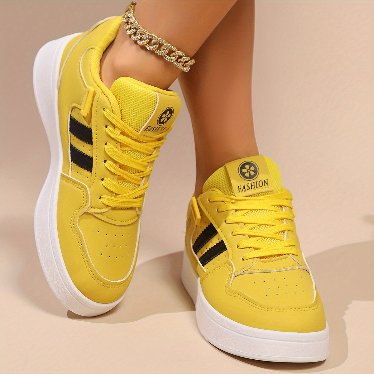 Women's Casual Low Top Sneakers Lightweight Solid Color with Fabric Insole