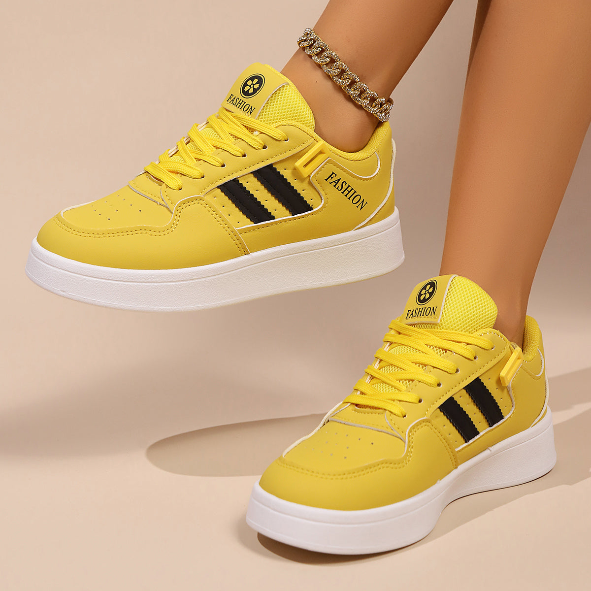 Women's Casual Low Top Sneakers Lightweight Solid Color with Fabric Insole