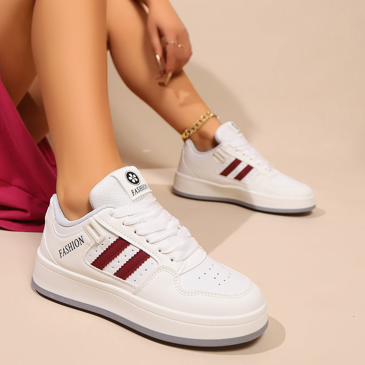 Women's Casual Low Top Sneakers Lightweight Solid Color with Fabric Insole