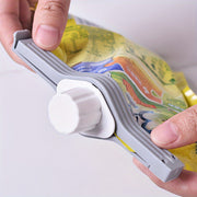 Set of 3 Plastic Clips with Pour Spouts for Sealing Bags Kitchen Storage Organizer