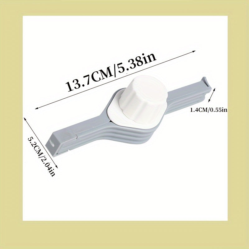 Set of 3 Plastic Clips with Pour Spouts for Sealing Bags Kitchen Storage Organizer