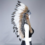 Halloween maskarad sahna chiqishlari va fotosuratlar uchun faux feather sochbog'li taqinchoq