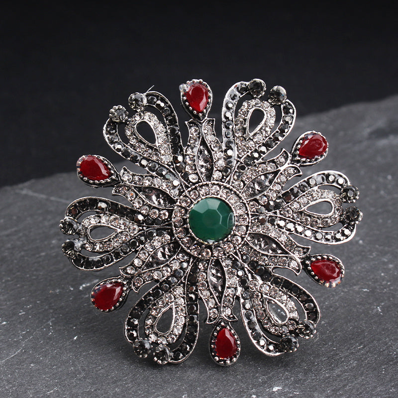 Vintage Openwork Diamond Brooch Baroque Style Jewelry