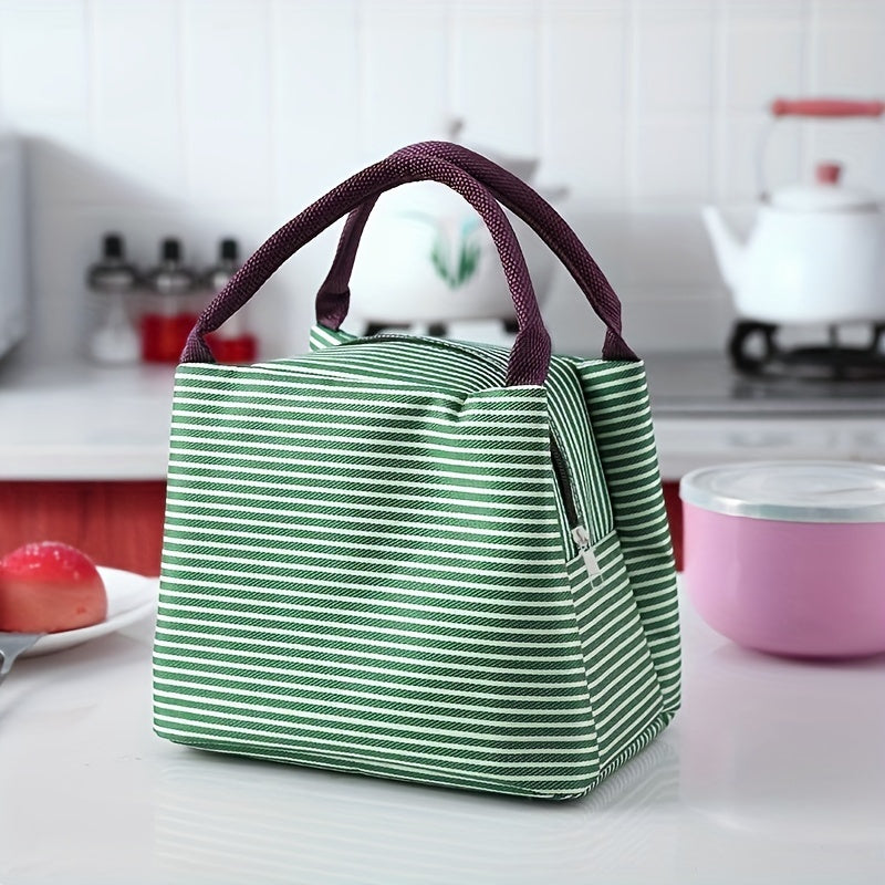 Yuvilishi mumkin bo'lgan Oksford matosidan tayyorlangan qayta ishlatiladigan suyuqlik o'tkazmaydigan izolyatsiyalangan ovqat sumkasi. Ushbu kvadrat ko'chma ovqat idishi maktab, ofis va oshxona saqlash uchun mukammaldir. Qo'lda yuvilishi mumkin.