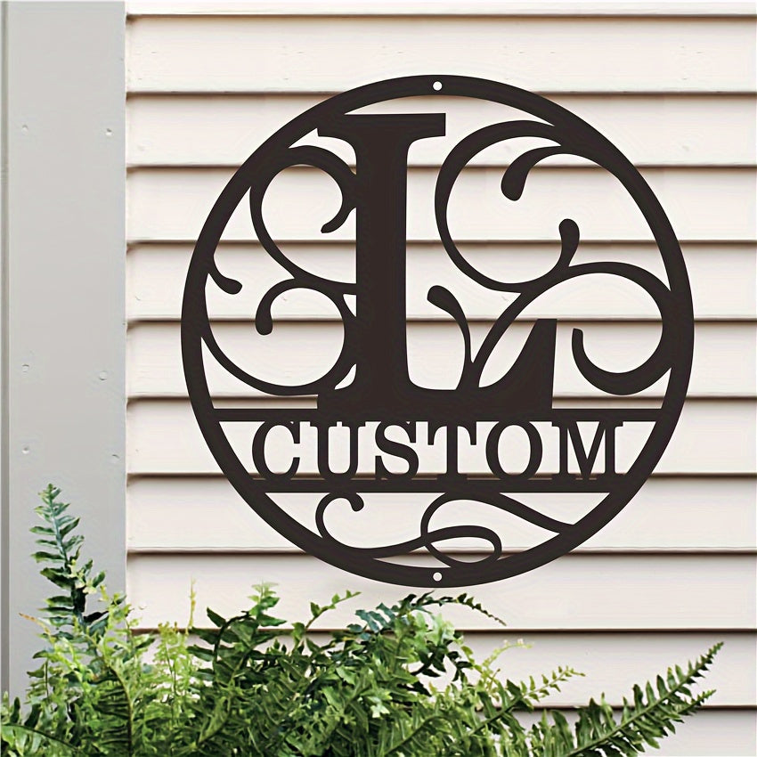 Shaxsiylashtirilgan Ismli Maxsus Metall Devor San'ati - Qishloq Uyi Dekoratsiyasi uchun Yashash Xonasi yoki Ofisda Dumaloq Monogram Belgisi. O'ziga Xos Metall Plaketingizni Yarating.