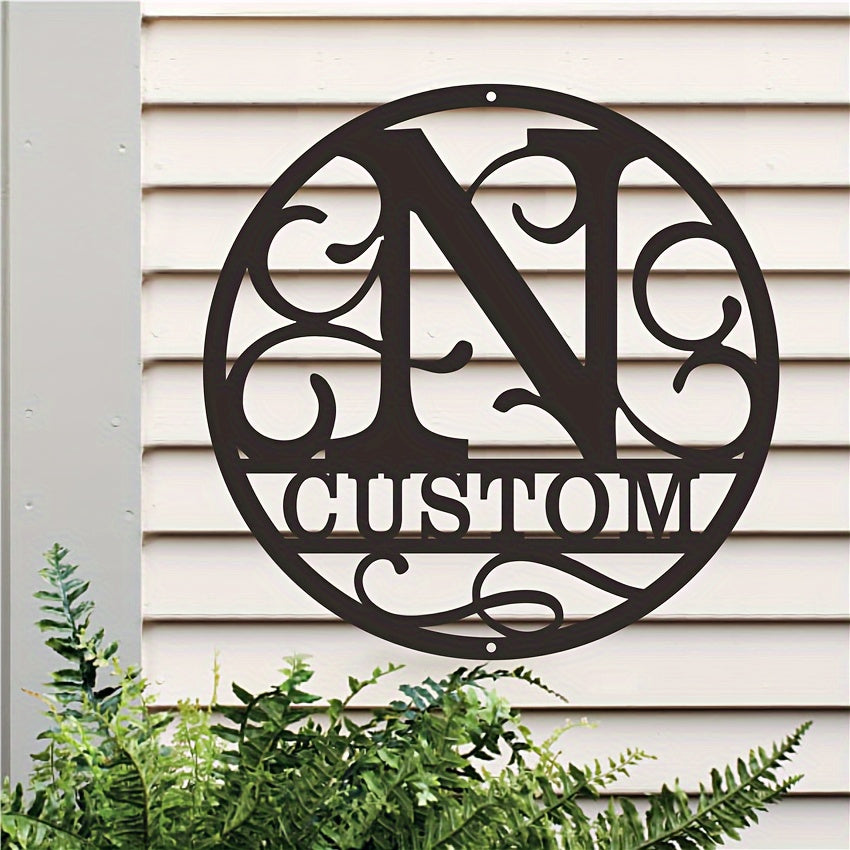 Shaxsiylashtirilgan Ismli Maxsus Metall Devor San'ati - Qishloq Uyi Dekoratsiyasi uchun Yashash Xonasi yoki Ofisda Dumaloq Monogram Belgisi. O'ziga Xos Metall Plaketingizni Yarating.