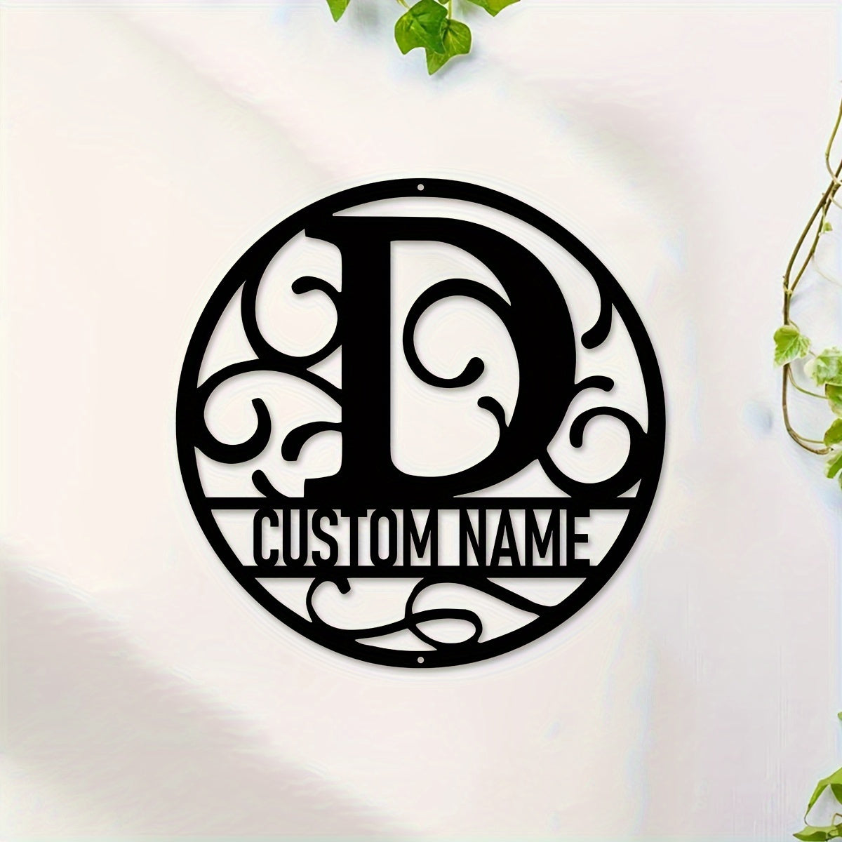 Shaxsiylashtirilgan Ismli Maxsus Metall Devor San'ati - Qishloq Uyi Dekoratsiyasi uchun Yashash Xonasi yoki Ofisda Dumaloq Monogram Belgisi. O'ziga Xos Metall Plaketingizni Yarating.