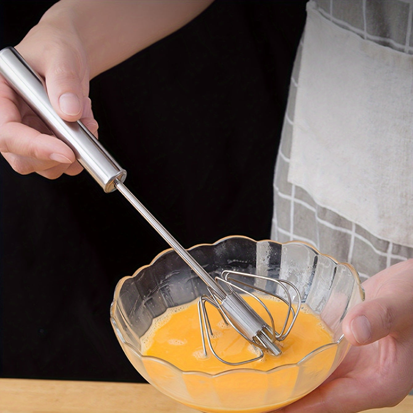 Batidor de huevos de mano de acero inoxidable, batidor semi-automático para una preparación de comidas sin esfuerzo