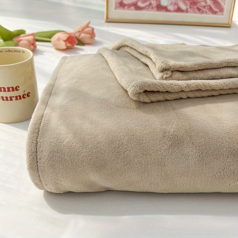 All-Season Ultra-Soft Flannel Throw Blanket Lightweight Portable for Home Travel
