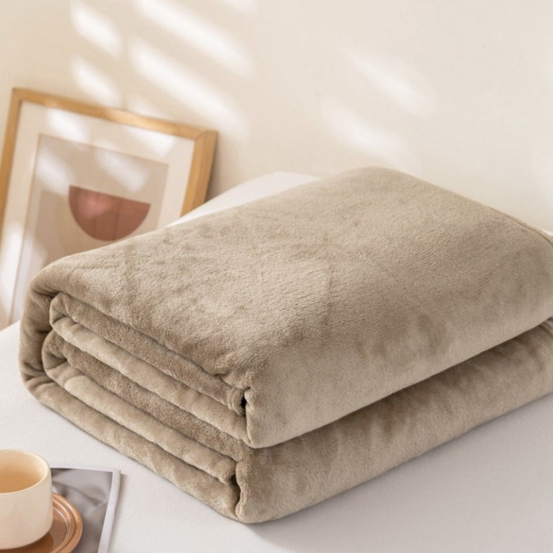 All-Season Ultra-Soft Flannel Throw Blanket Lightweight Portable for Home Travel