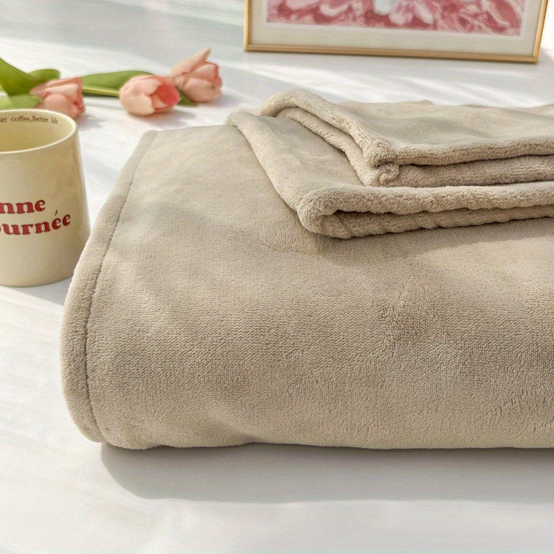 All-Season Ultra-Soft Flannel Throw Blanket Lightweight Portable for Home Travel