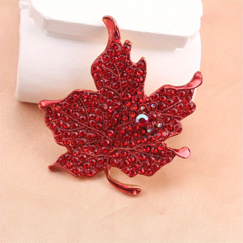 Антикварная брошь с кленовым листом и стразами для пальто и курток