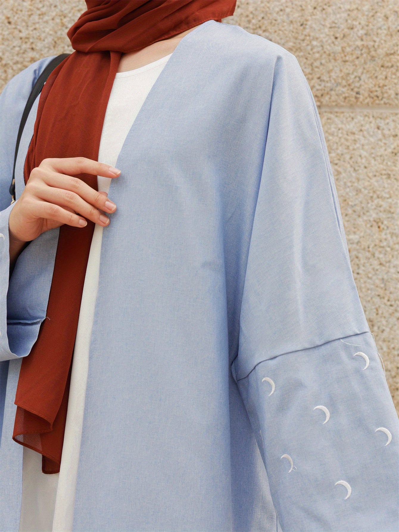 Plus Size Elegant Moon Embroidered Sleeve Abayas for Middle Eastern Muslims