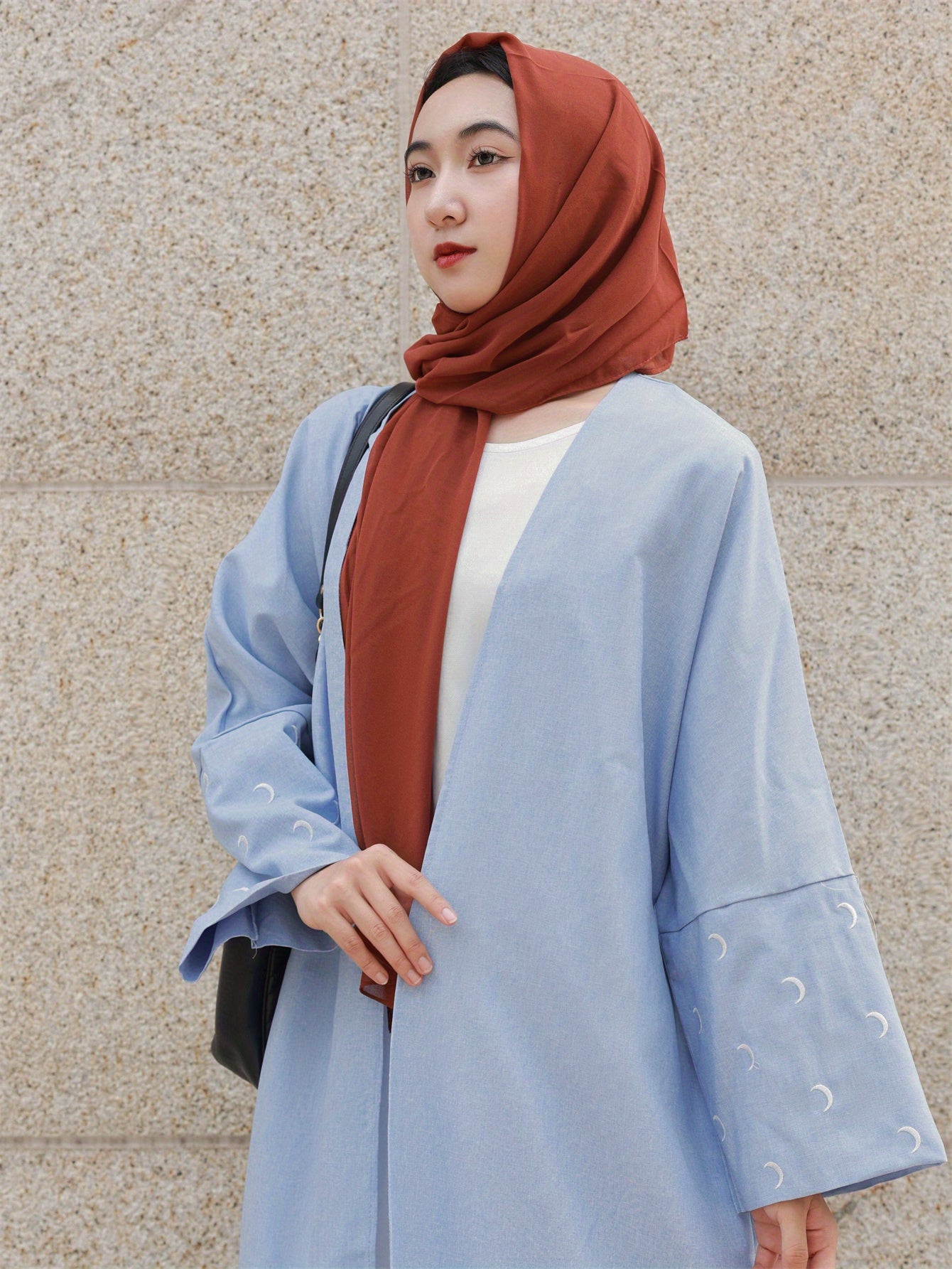 Plus Size Elegant Moon Embroidered Sleeve Abayas for Middle Eastern Muslims