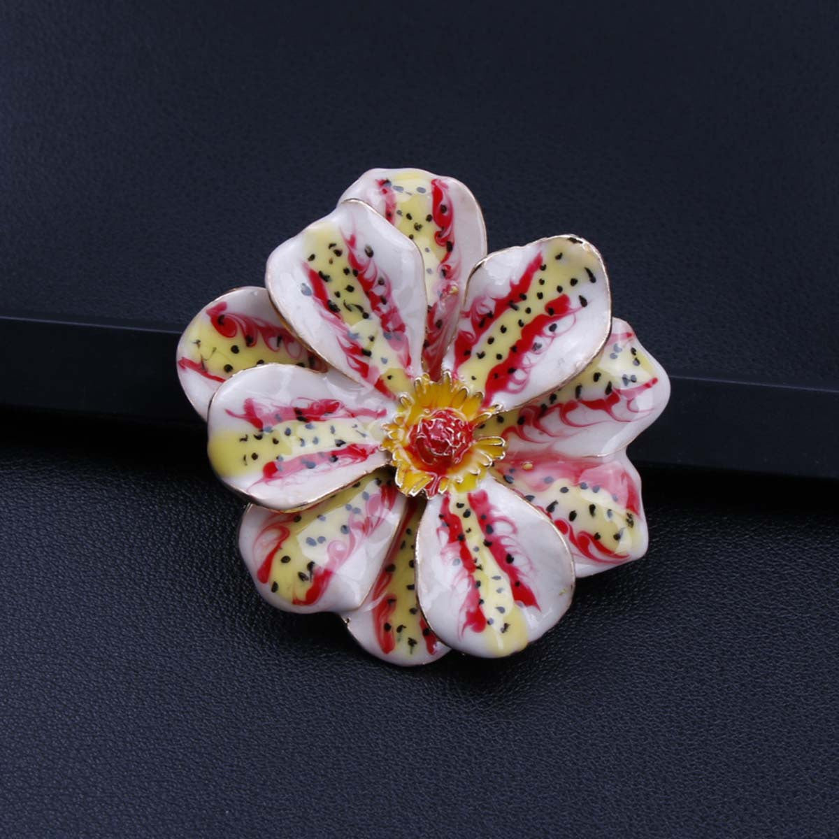 Enamel Floral Brooch Pin with Oil Drip Pattern for Men and Women