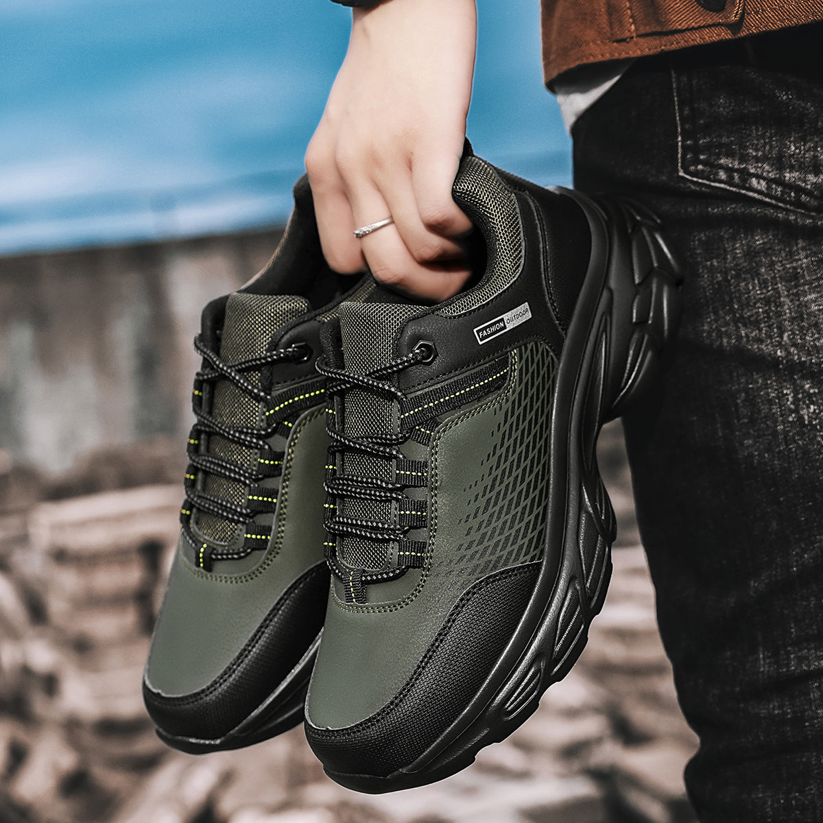 Men's Casual Shoes for Running Hiking Breathable Mesh PU Upper Low Top