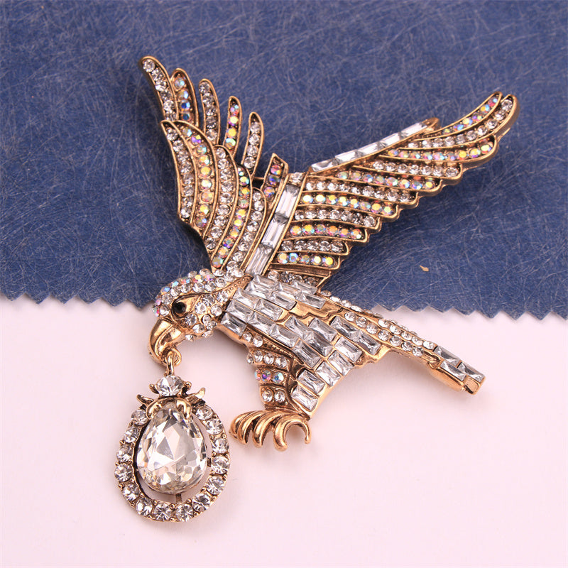 Elegant Rhinestone Eagle Brooch Pin for Women Animal-Shaped Inlay Jewelry
