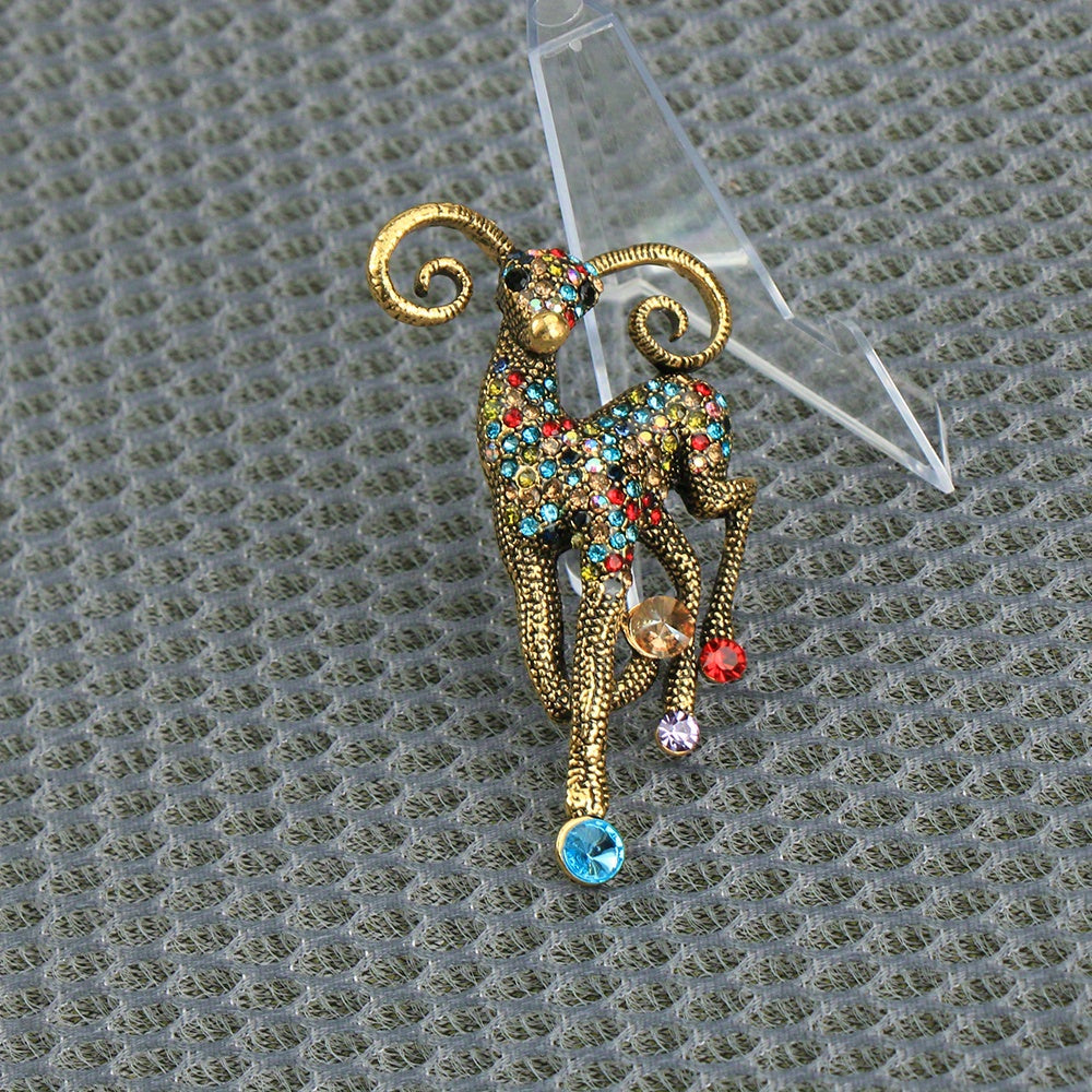 Broche de antílope con cristales para moda de vacaciones y temporada