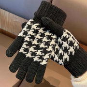 Unisex Knit Gloves with Houndstooth Pattern Touchscreen Winter Gloves Polyester