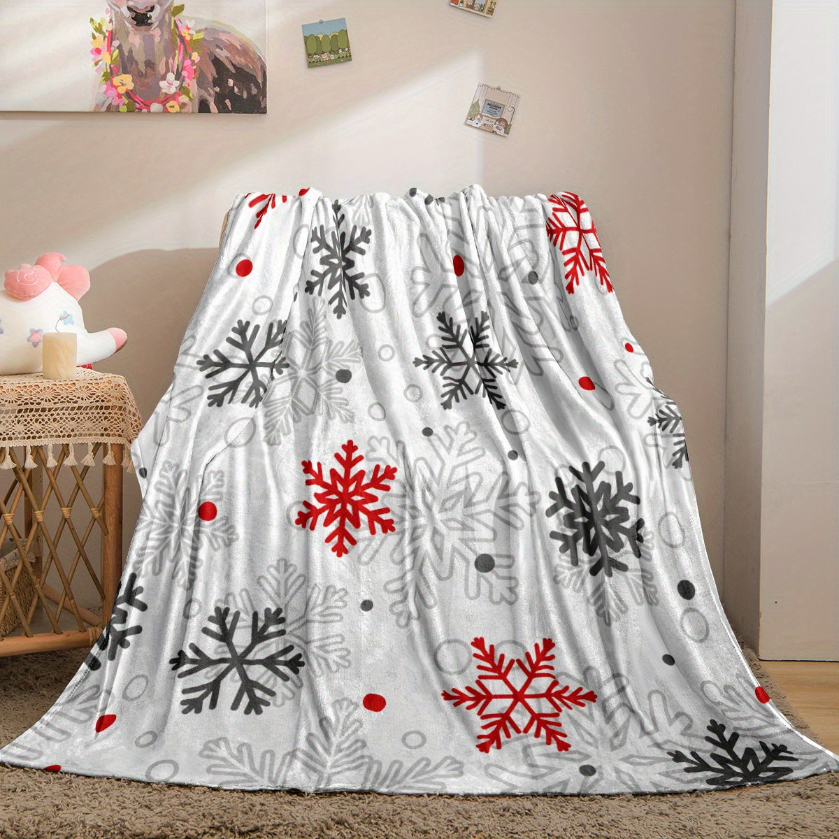 Contemporary Snowflake Flannel Throw Blanket Ultra-Soft Warm Woven Polyester for Couch Bed Camping
