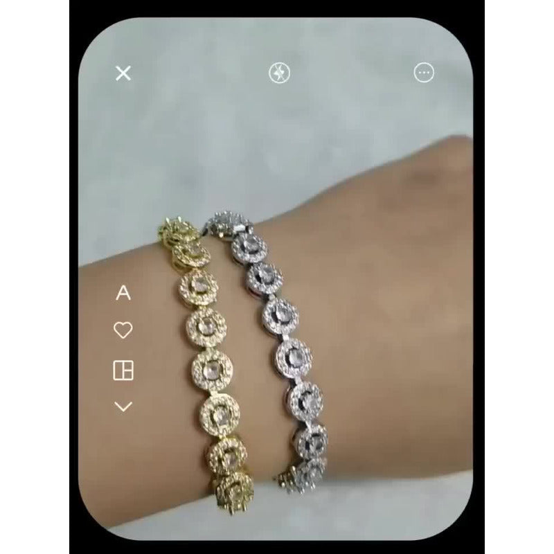 Ayollar uchun zamonaviy dizayndagi kumush Moissanite tennis taqilishi