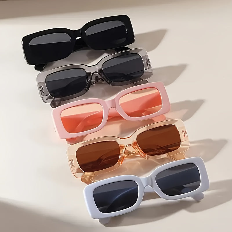 5 ta uniseks kvadrat moda ko‘zoynaklar to‘plami, to‘liq ranglar va Y2K uslubi bilan