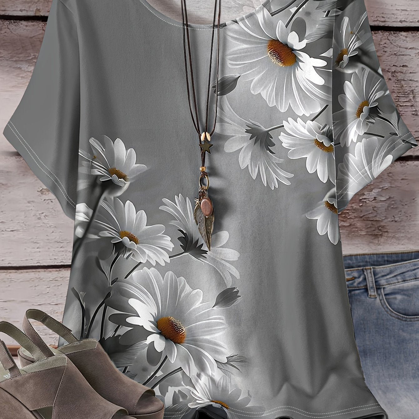 Plus Size Heather Gray Daisy Print T-Shirt for Women Polyester Blend Casual