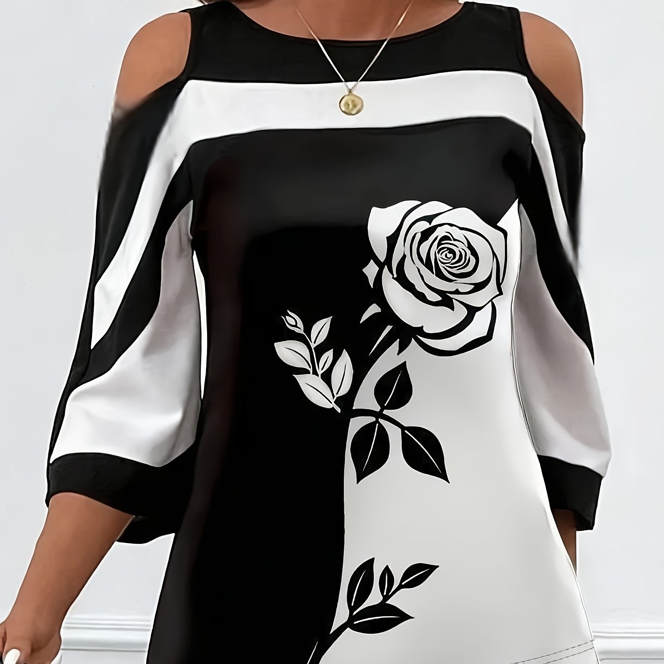 Plus Size Women's Off-Shoulder Floral Print T-Shirt Black White Summer Casual