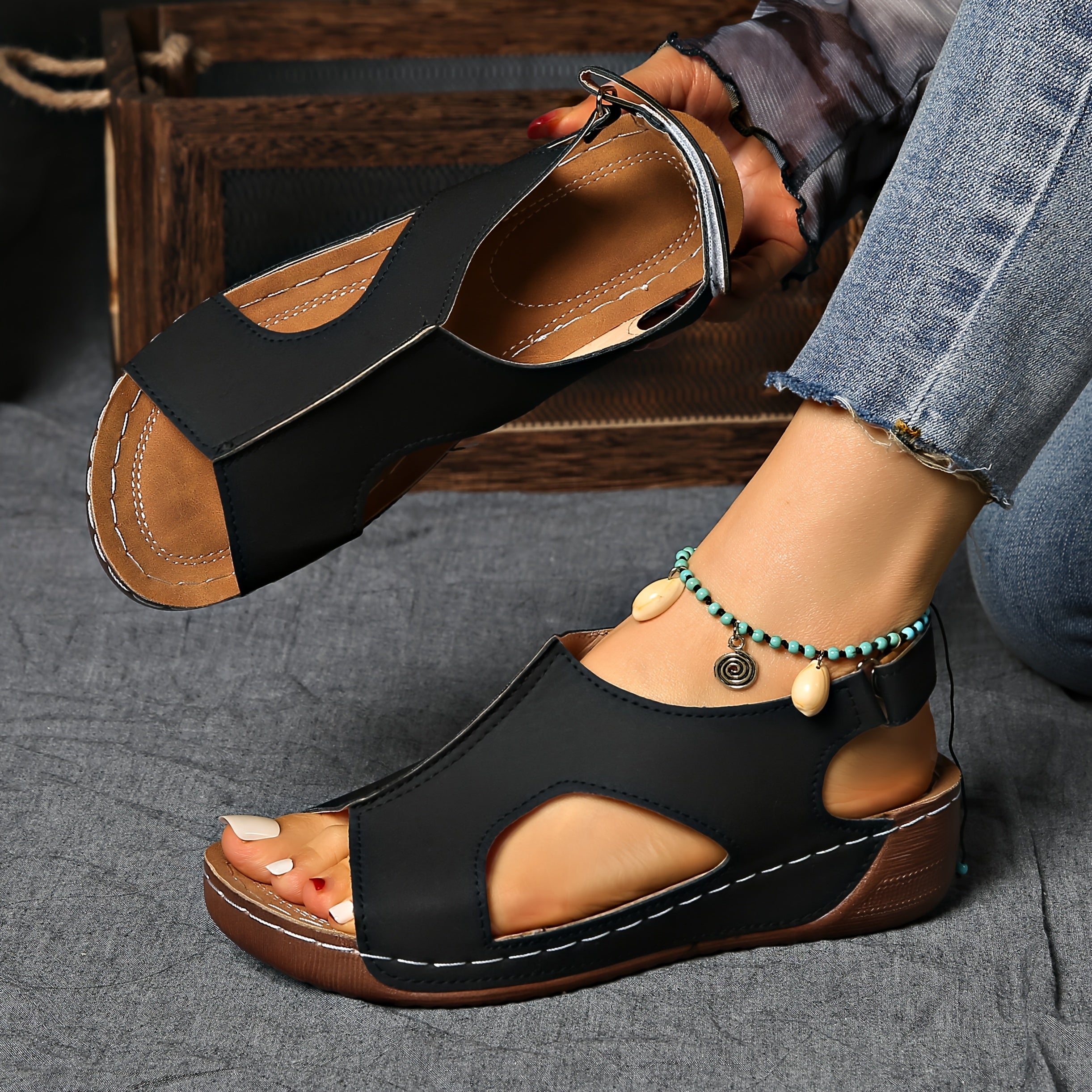 Peiresa Ayollar uchun Bir Rangli Wedge Sandallar, Bilak Strap bilan, Yoz uchun Qulay Kesilgan Dizayn, Bir Necha Ranglarda Mavjud