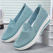 Ayollar uchun nafas oladigan slip-on sport poyabzali, yengil va kundalik yurish uchun mos