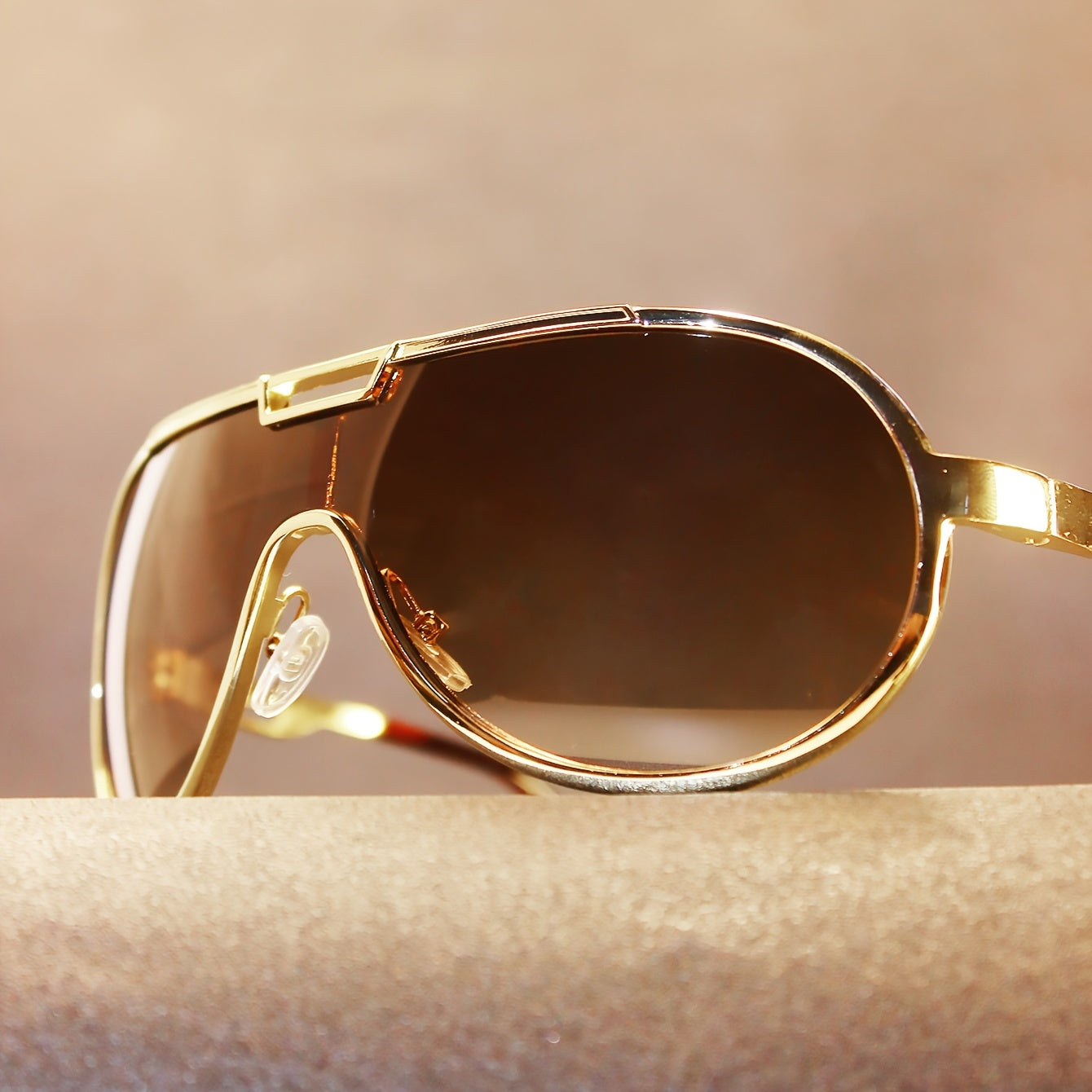 Oversized Gold Frame Sunglasses for Outdoor Cycling and Street Fashion with Zipper Case