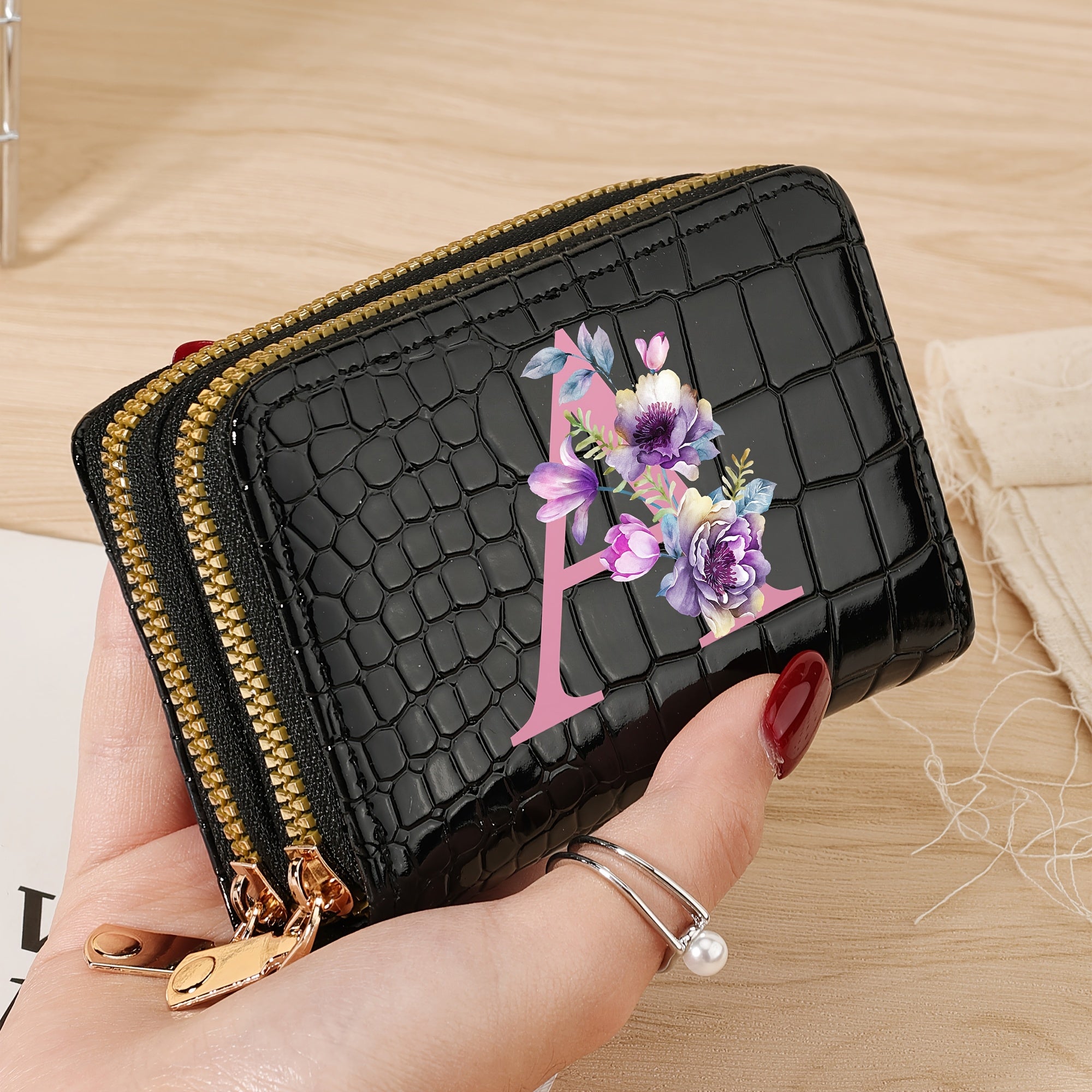 Стильный женский кошелек с крокодиловым узором и дизайном "P", сумка с двойной молнией черного, белого и розового цветов. Модная монетница для путешествий и повседневного использования, школьный аксессуар с текстурой.