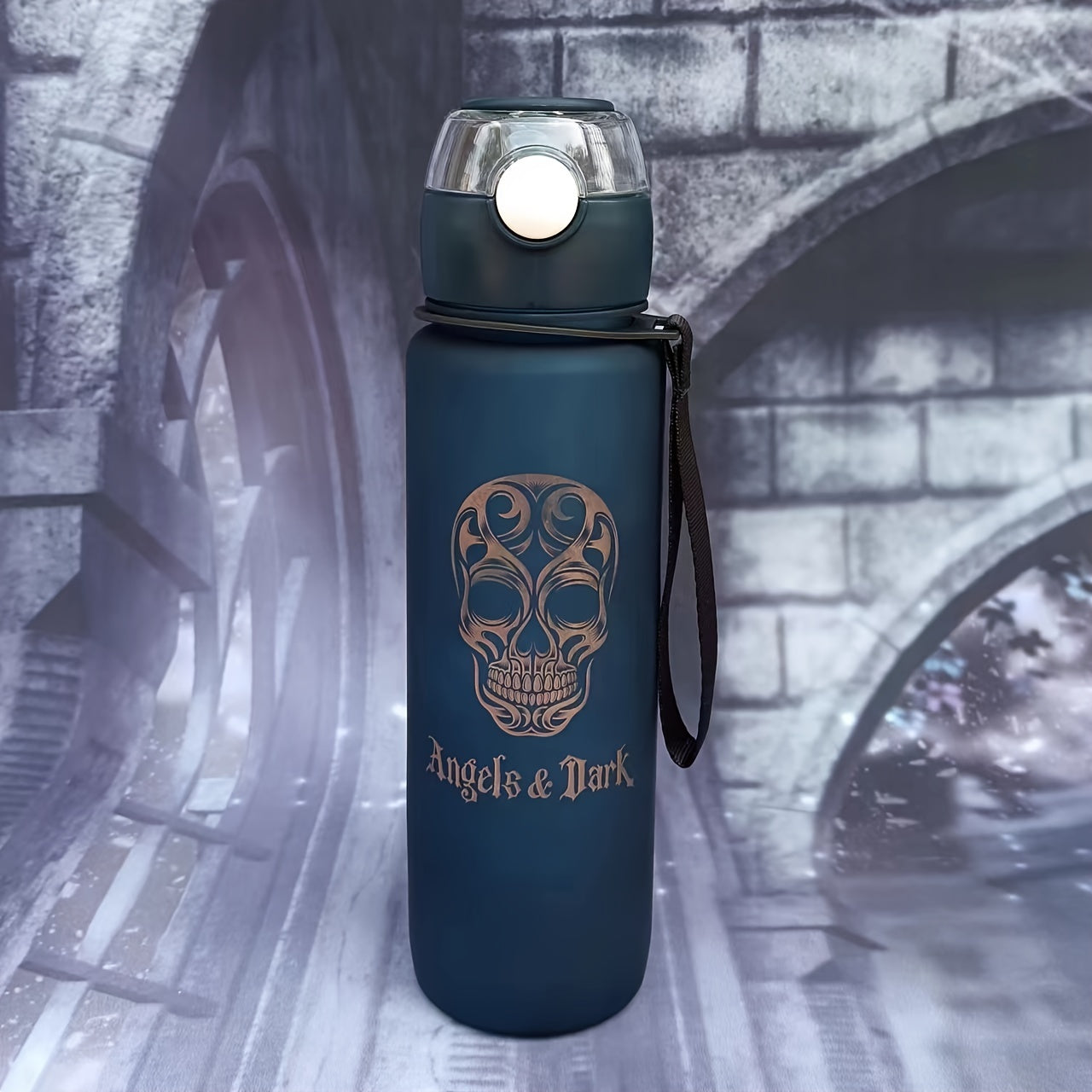 Halloween qurbongoh suvi stakanlari to'plami 3 ta oqmas sport suv shishasini, solgich va vaqt belgisini o'z ichiga oladi. Ofis, maktab, sport zali va ochiq havoda faoliyatlar uchun ideal. Halloween bezaklari yoki bayram sovg'asi uchun mukammal.