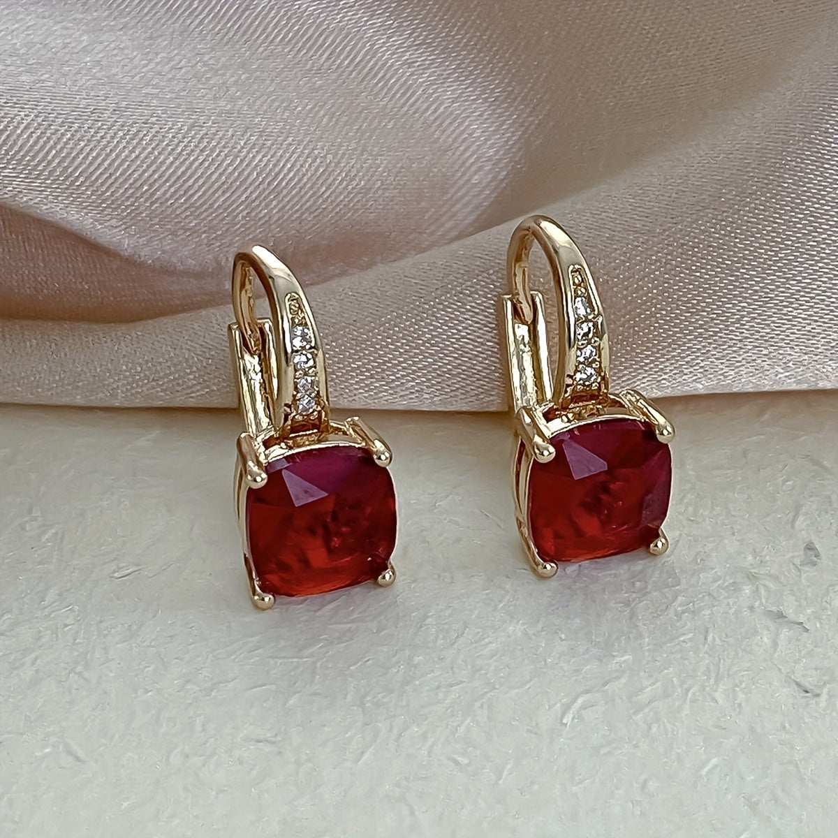 Ayollar uchun kvadrat shaklidagi kubik zirkoniy stud uzuklar, 18K oltin bilan qoplangan mis, moda zargarlik buyumlari