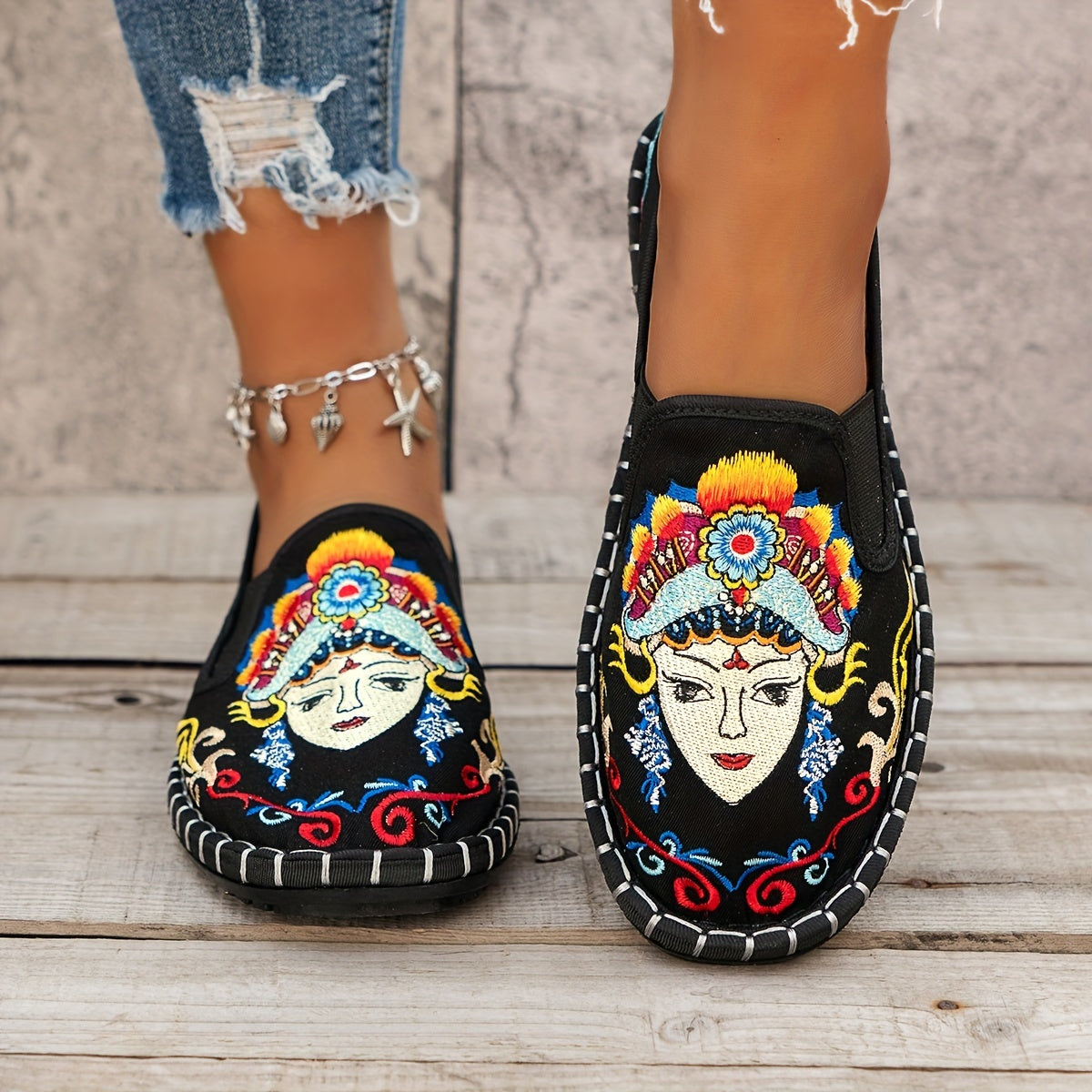 Women's Embroidered Canvas Flats Lightweight Soft Sole Walking Shoes