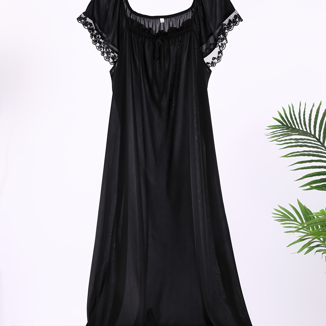 Женская красная полупрозрачная длинная ночная рубашка с кружевной отделкой и бантиками