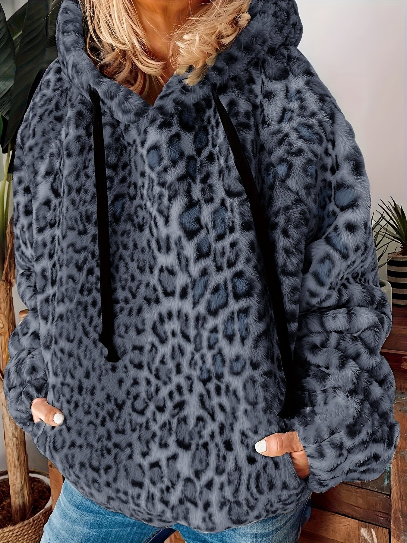 Ayollar uchun katta o'lchamli leopard bosma fleece kofta, cho'ntaklar va chiziq bilan
