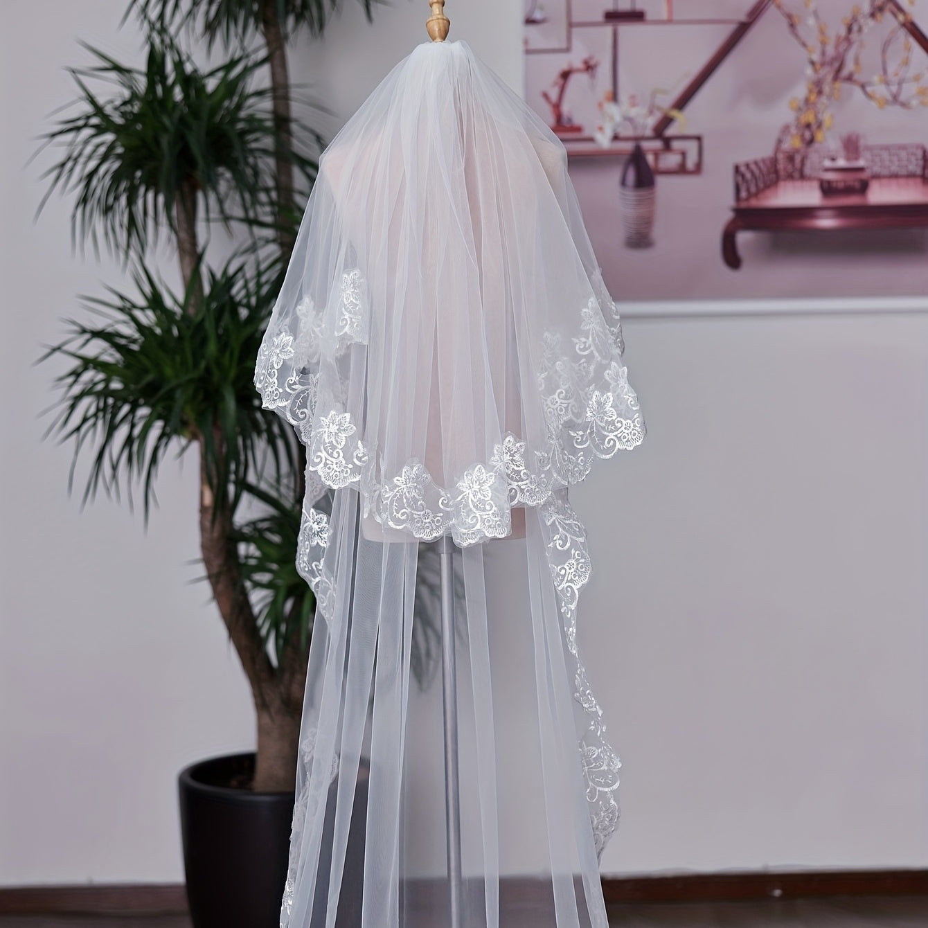 Wedding Dress Veil with Flower Pattern Lace Edge and Long Tail
