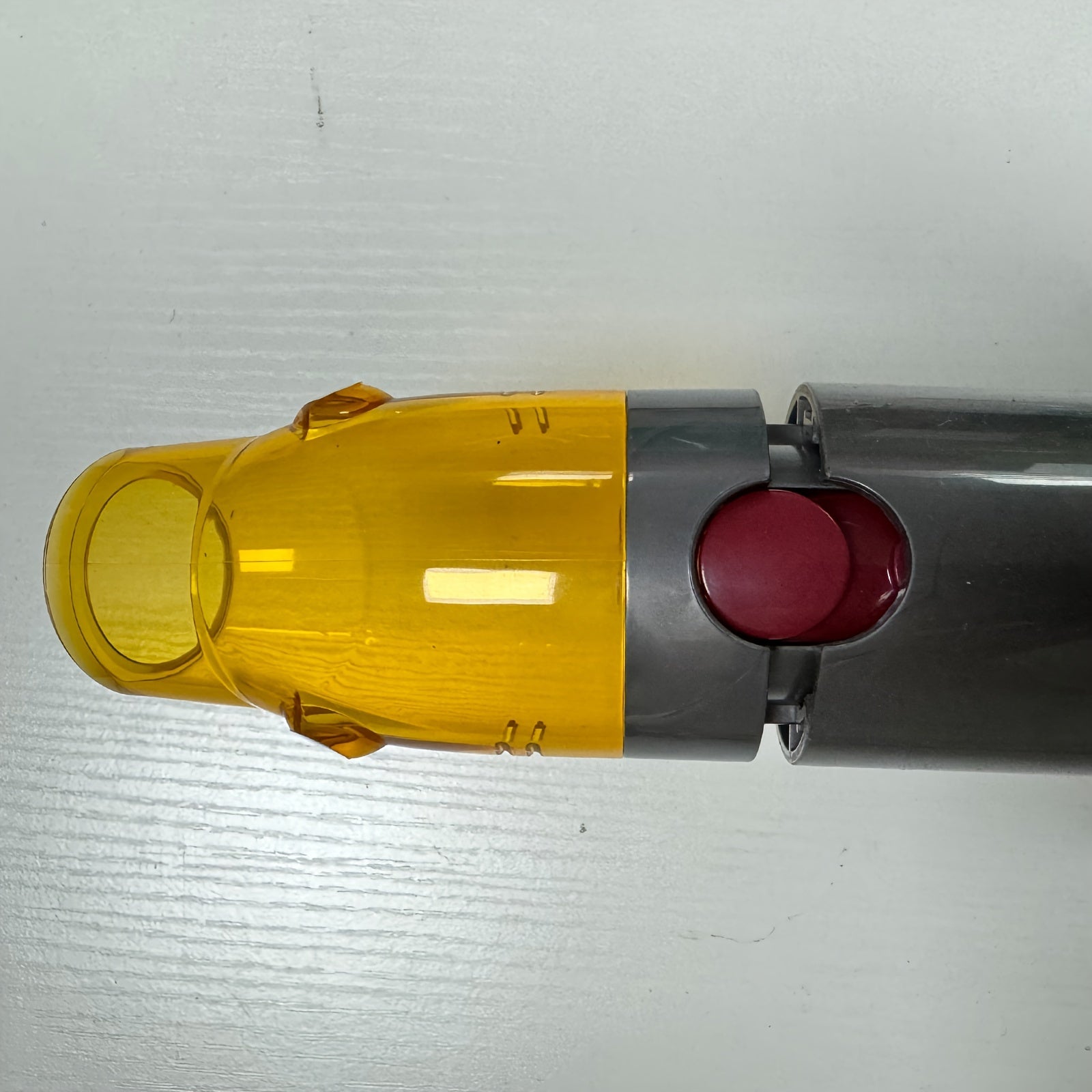 Dyson changyutgichingizni ushbu ko'p funksiyali aksessuar to'plami bilan yangilang. V7, V8, V10, V11 va V15 modellari bilan mos keladi, u simsiz havo nasoslari va samarali tozalash uchun mini boshlar bilan birga keladi.