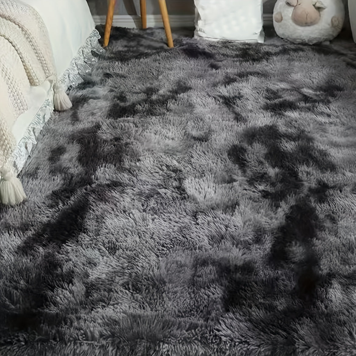 Tie-Dye Plush Bedroom Rug Soft Hand-Washable Polyester Cozy Decor