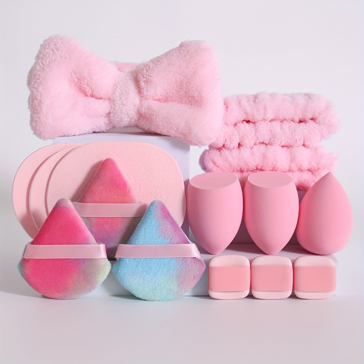 15-ta bo'lakli makiyaj asboblari to'plami, gubkalar, puflar, yuz yuvish gubkalari va aksessuarlar bilan