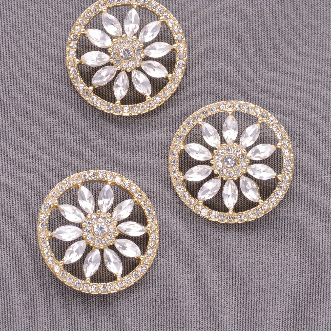 Set of 4 Antique Chic Alloy Buttons Circular Stylish Pins for Shirts Blouses Coats