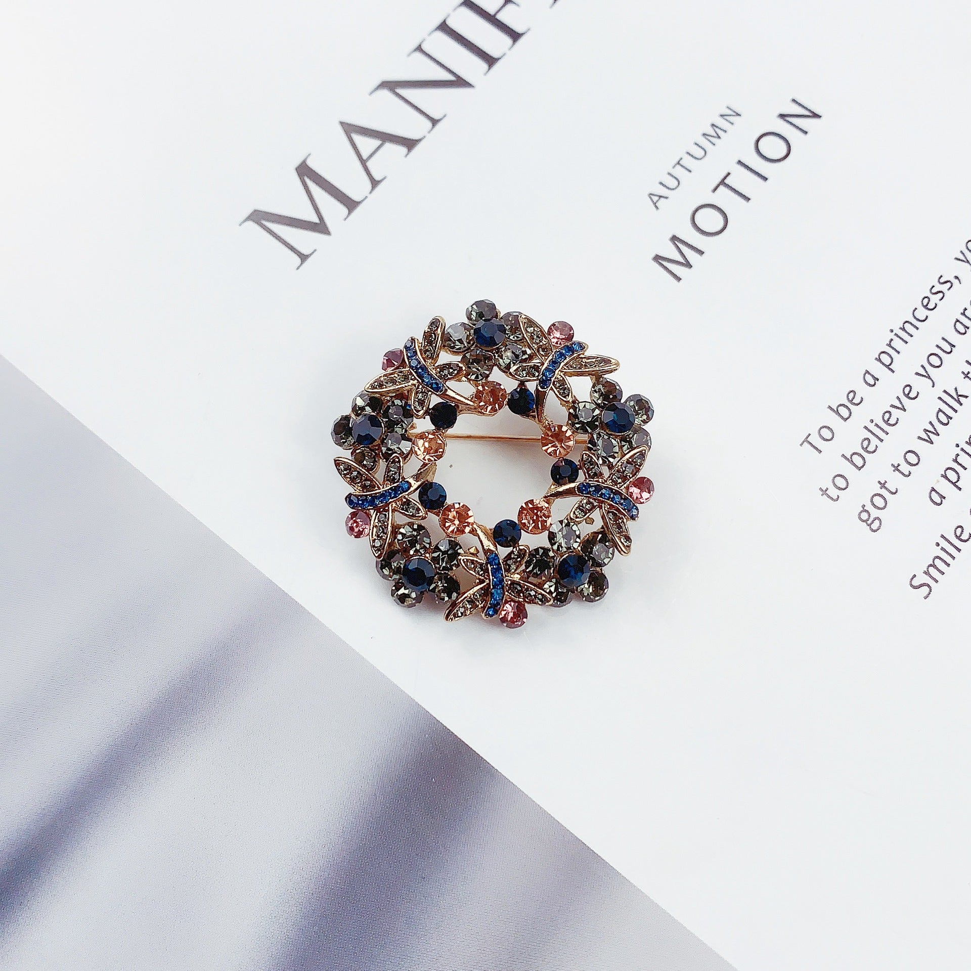 Qushchaqchaq gul taqinchoq brosh pin, ayollar uchun rhinestone zargarlik buyumlari, to'ylar va rasmiy tadbirlar uchun