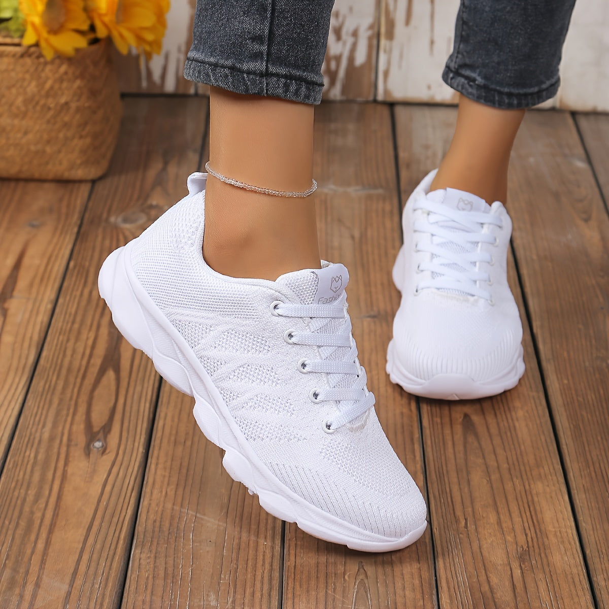 Women's Lightweight Knit Sneakers Non-Slip Breathable Lace-Up Low Tops