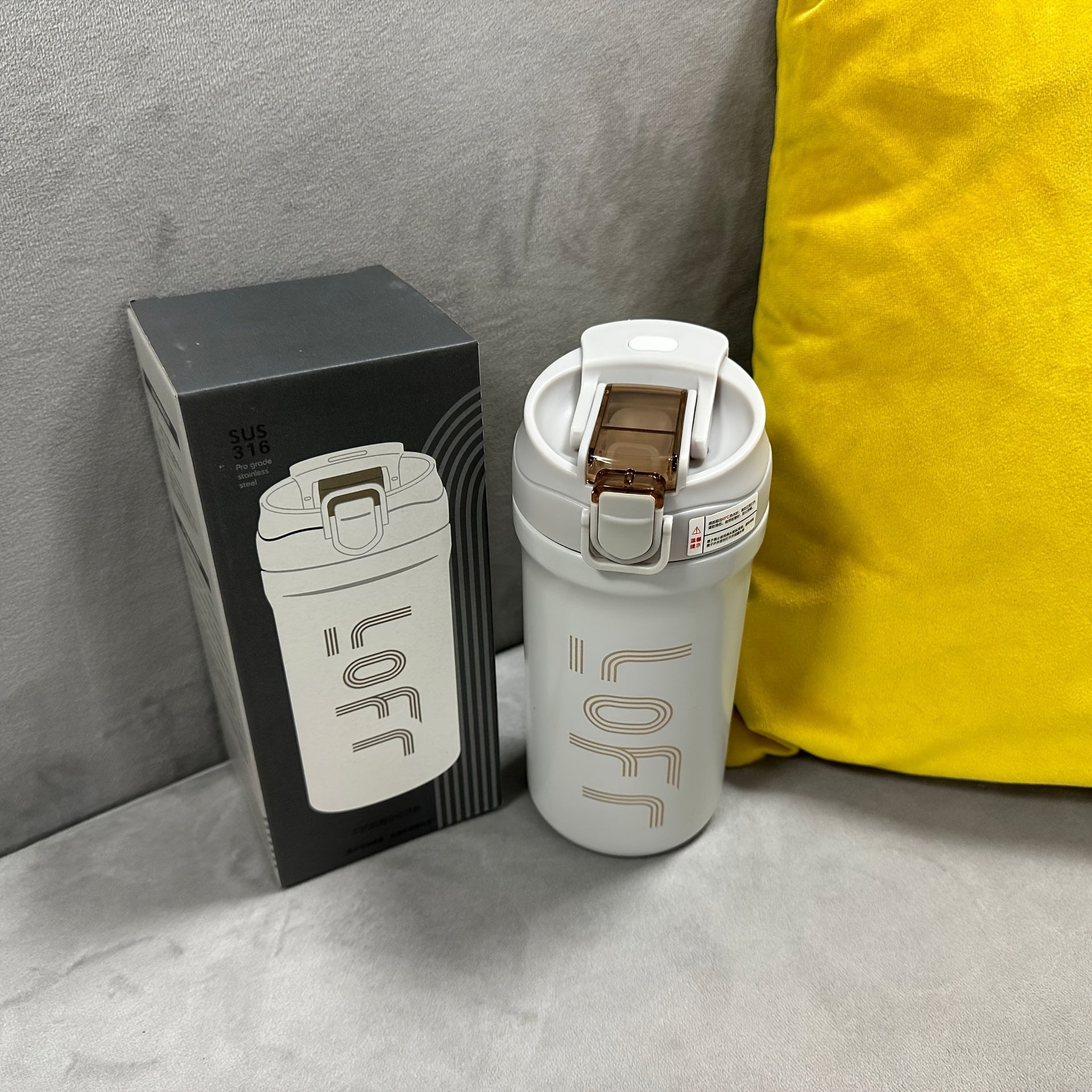 Taza de agua de viaje de acero inoxidable de gran capacidad, aislada, para bebidas calientes y frías