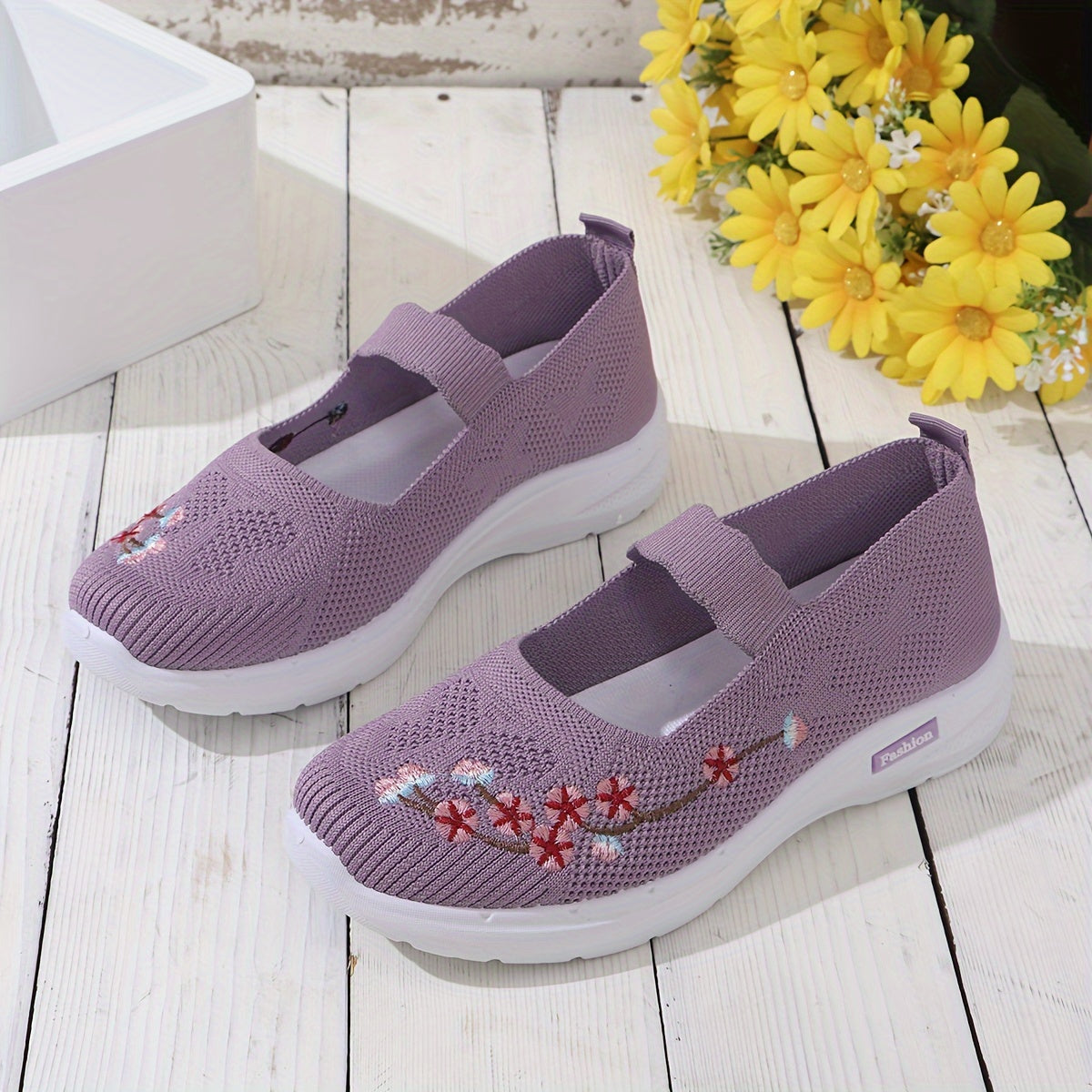 Women's Breathable Casual Sneakers with Lightweight Fabric and Soft PU Sole