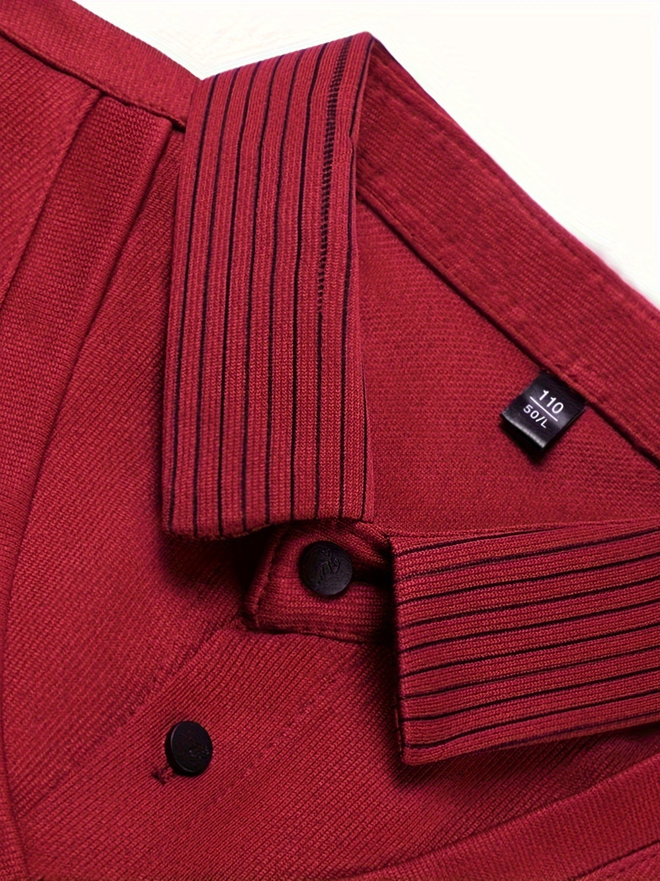 Suéter de punto a rayas casual para hombre con diseño de capas falsas y detalles de botones